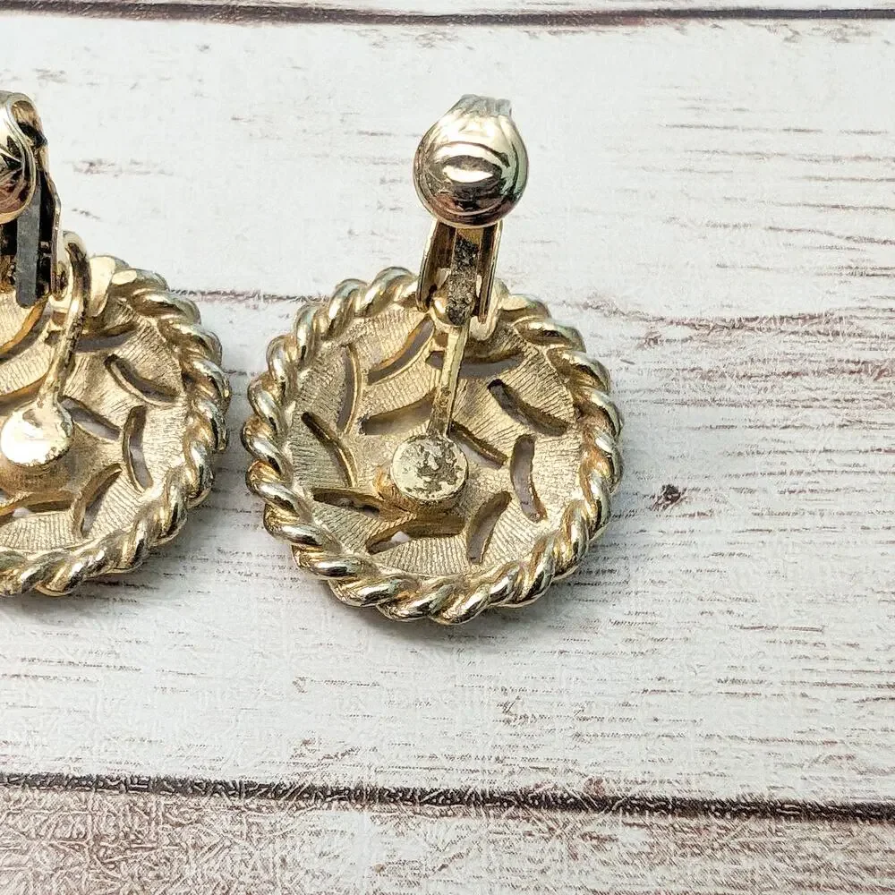 Vintage Clip On Earrings - Cream & Gold Tone Fancy Design